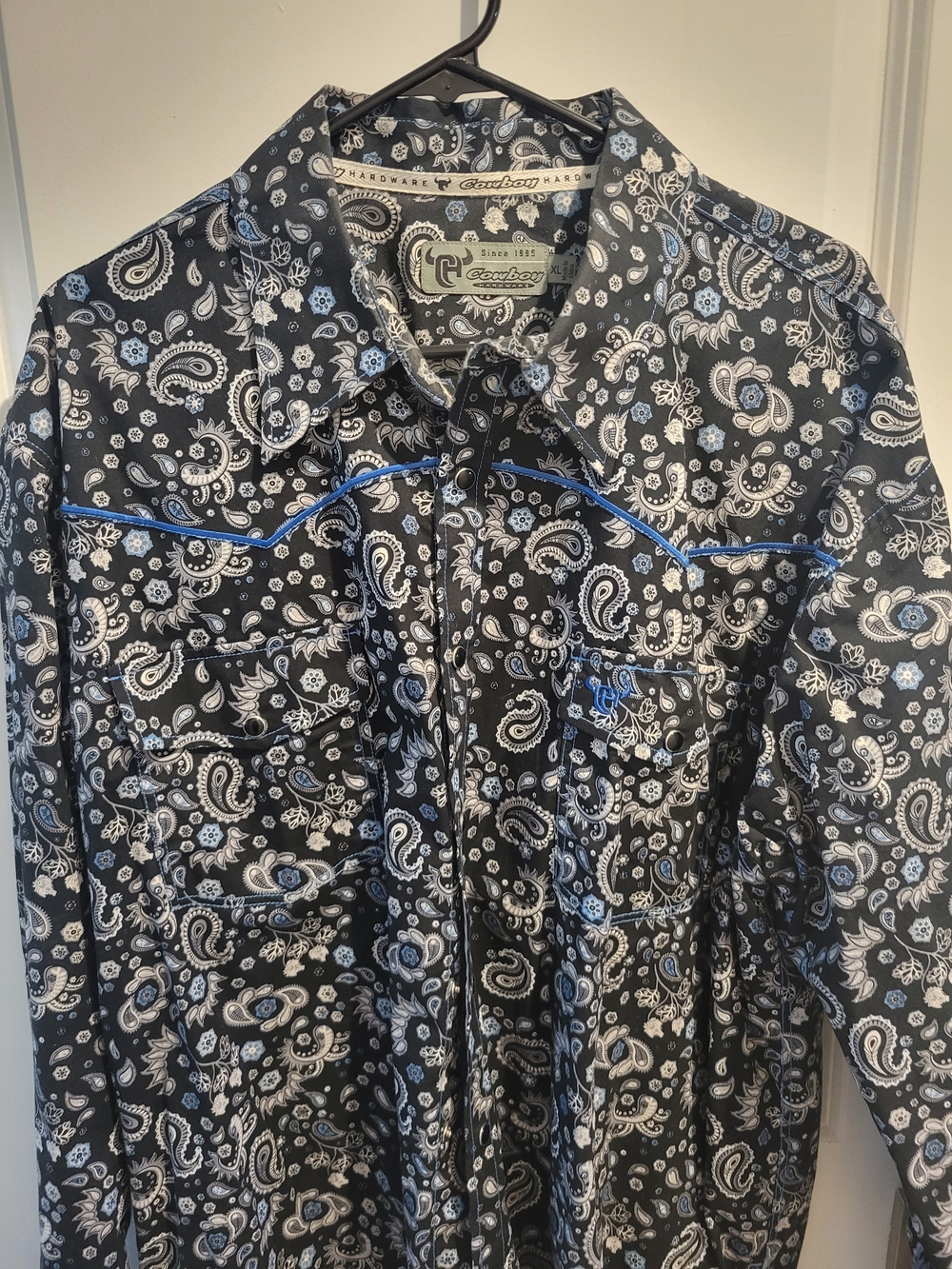 Cowboy Hardwear Paisley Western Pearl  Snap Shirt in Black & Light Blue